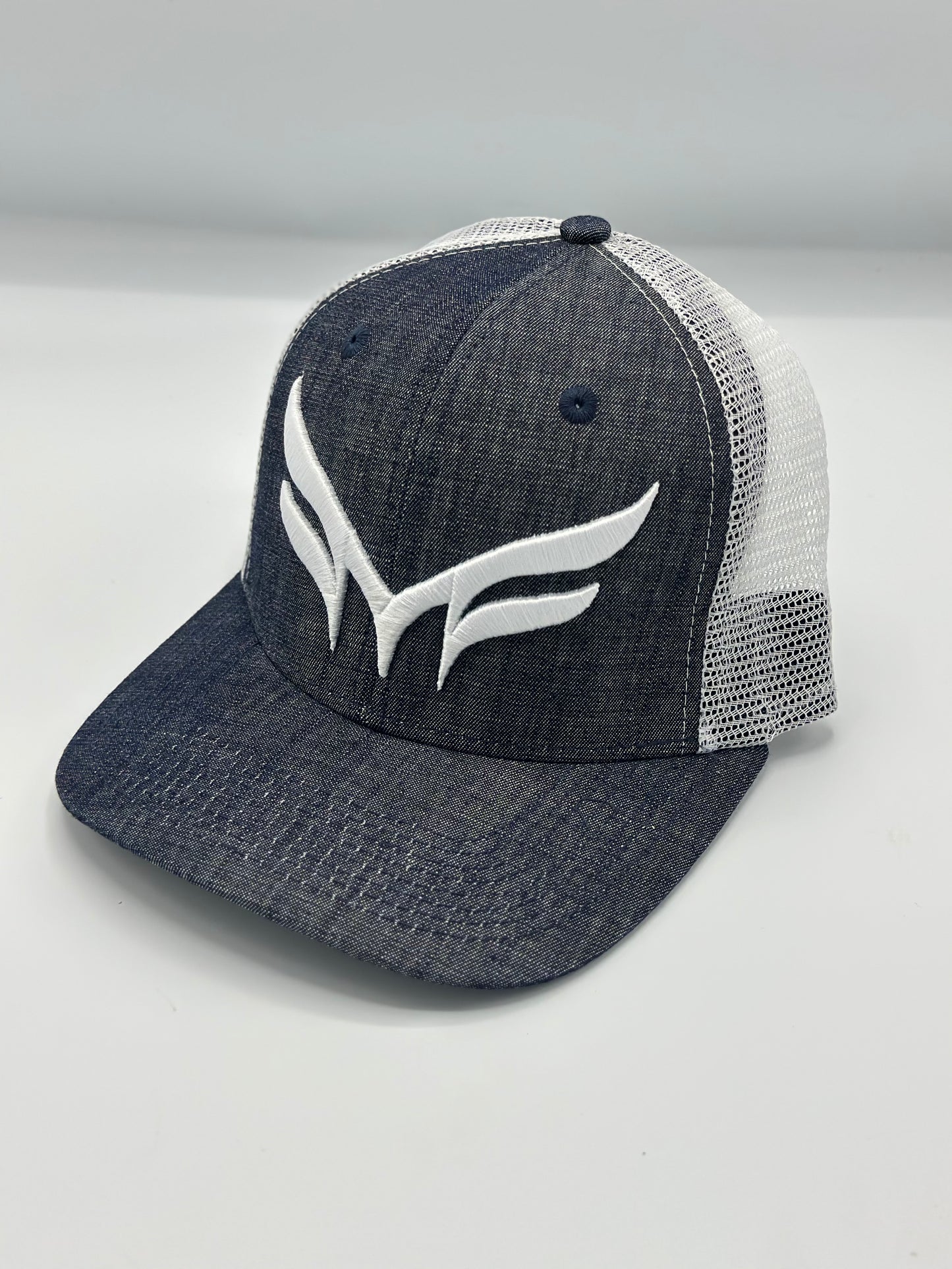 BLUE DENIM TEUCKER MESH W/WHITE LOGO